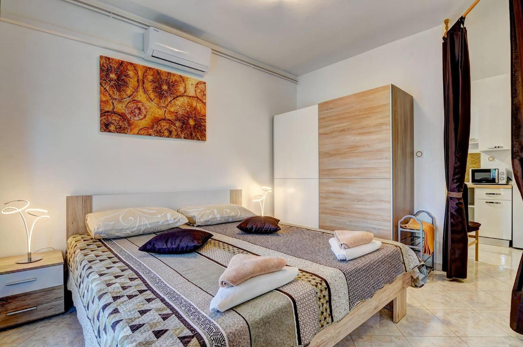 Lovely Apartments In Valbandon 파자나 외부 사진