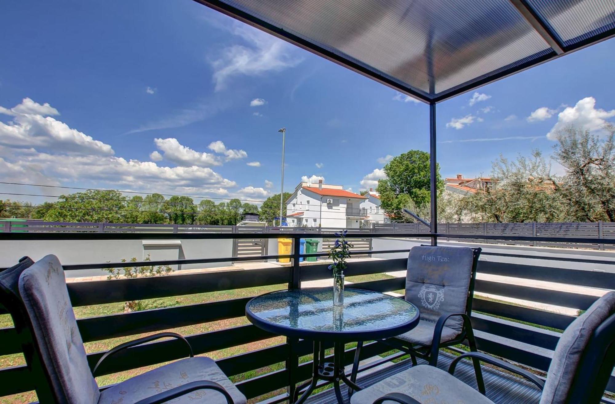 Lovely Apartments In Valbandon 파자나 외부 사진