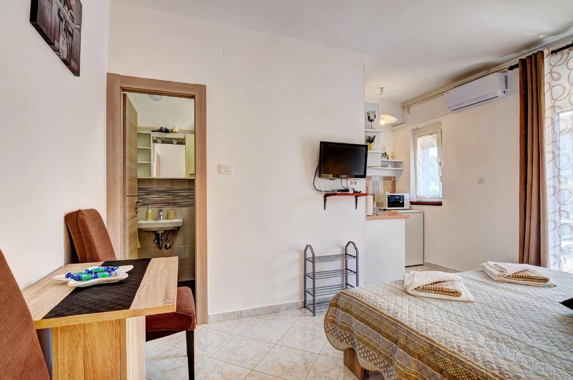 Lovely Apartments In Valbandon 파자나 외부 사진