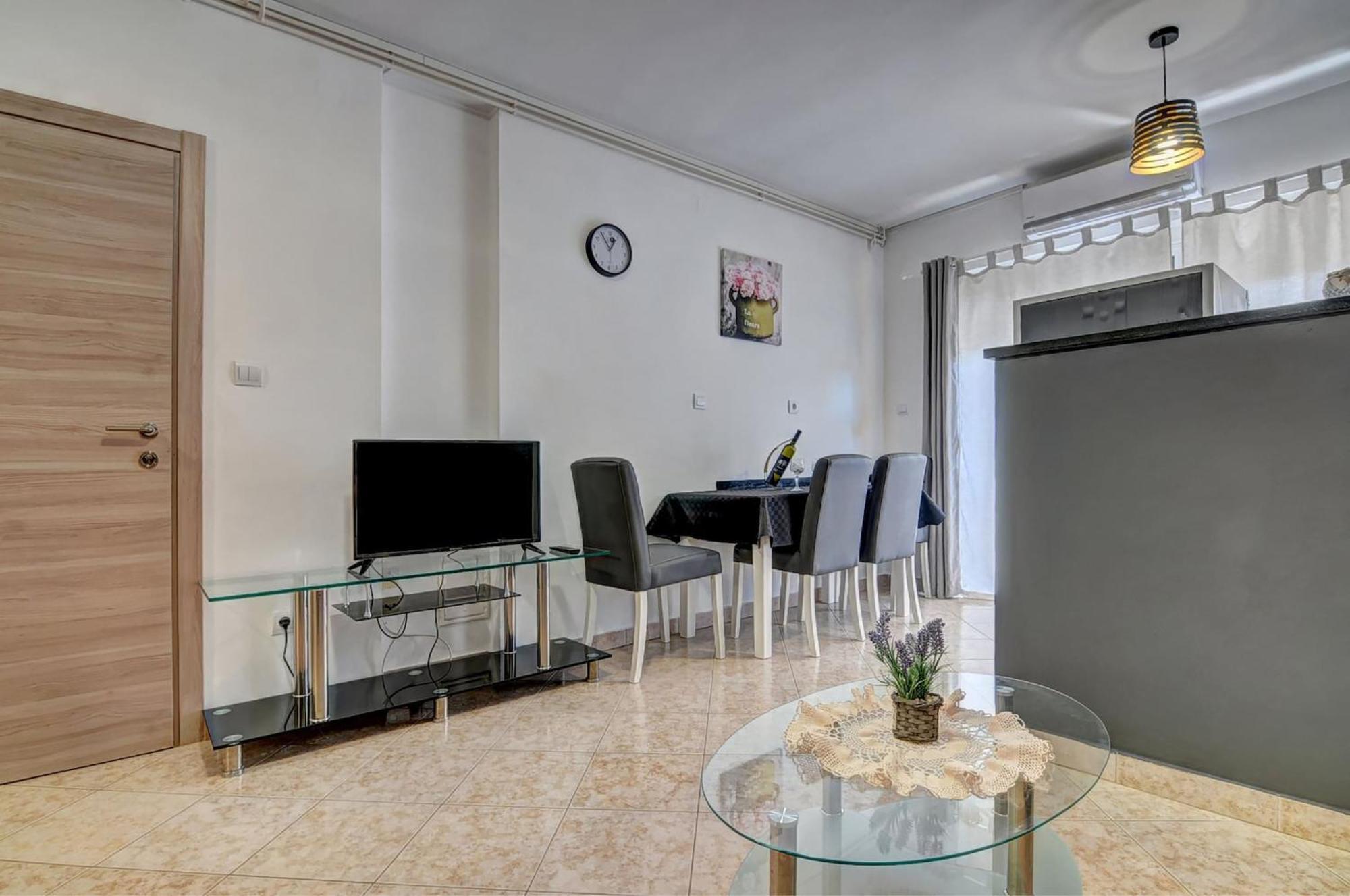 Lovely Apartments In Valbandon 파자나 외부 사진