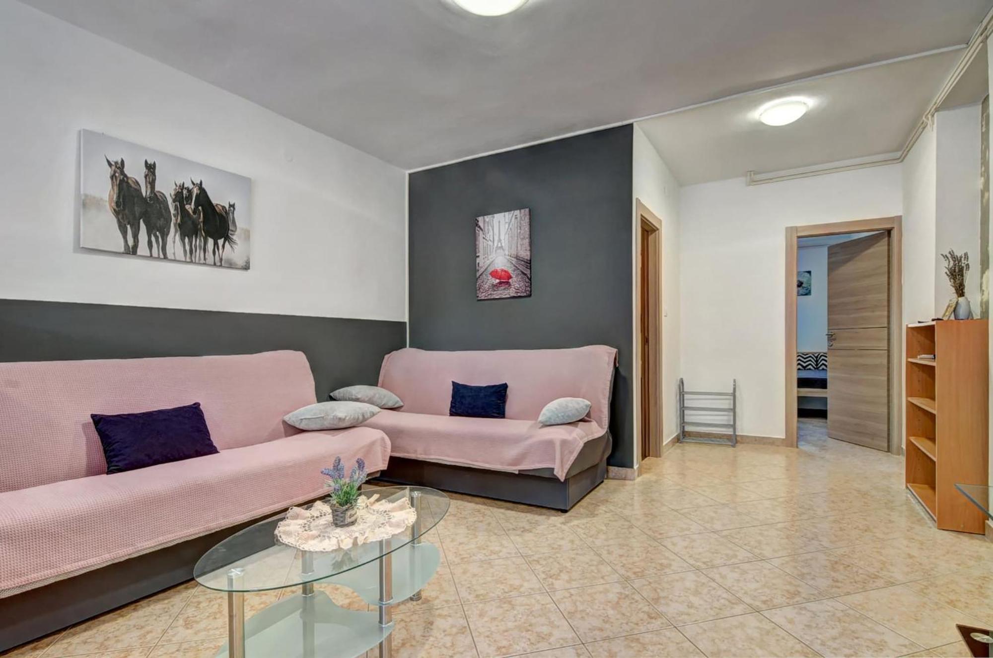 Lovely Apartments In Valbandon 파자나 외부 사진